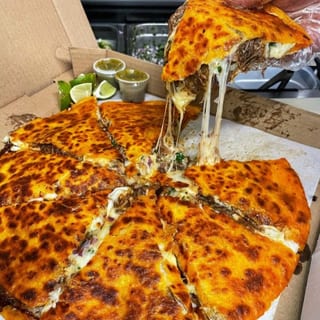 Pizza Birria
