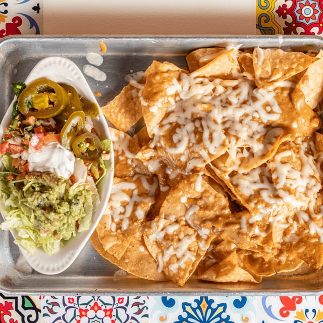 Nachos De Frijoles.