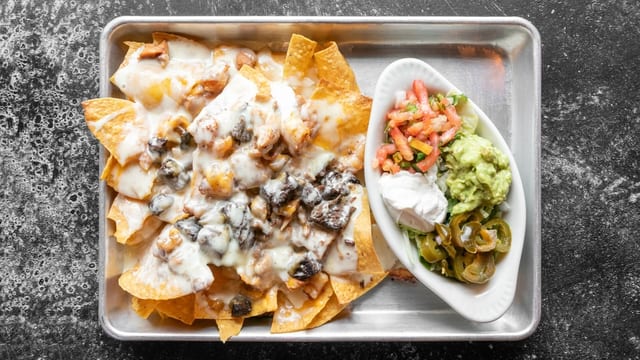 Nachos Locos.
