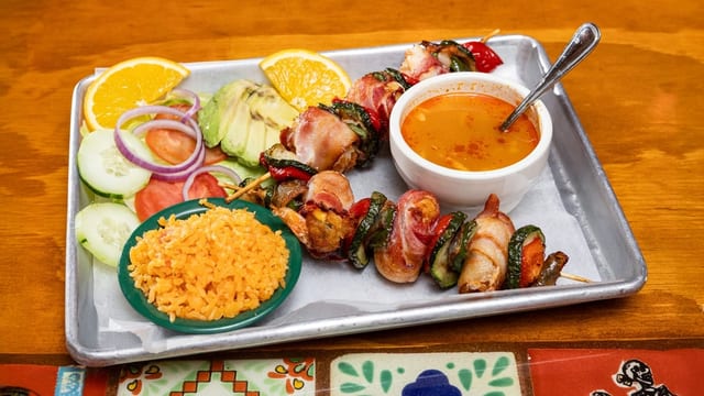 Camarones a la Brochetas.