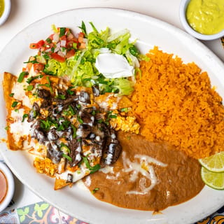SP22.	Chilaquiles Rojos