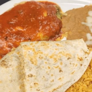 B. One Chile-Relleno and 1 Quesadilla Combo Plate