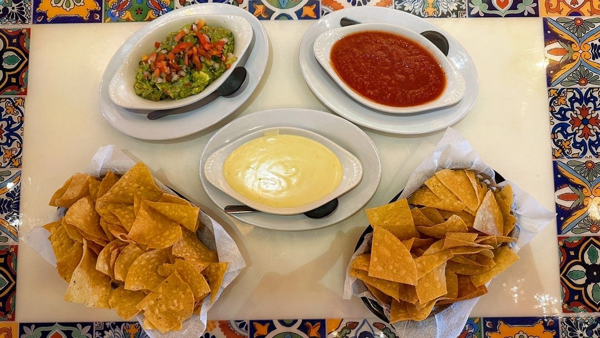 Queso Dip Blanco.