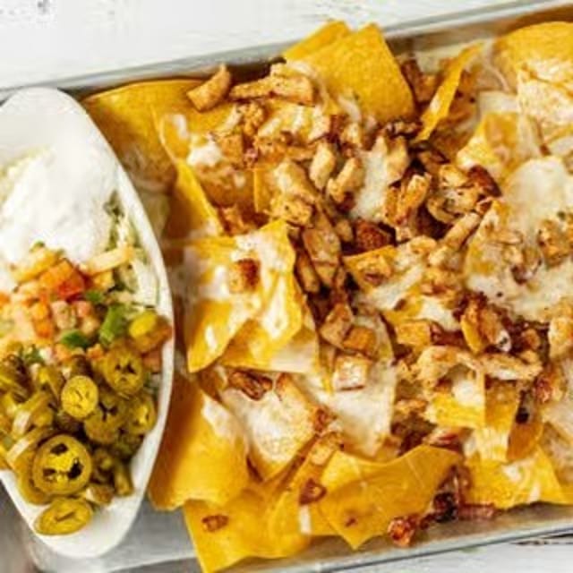 De Pollo (Chicken) Nachos.